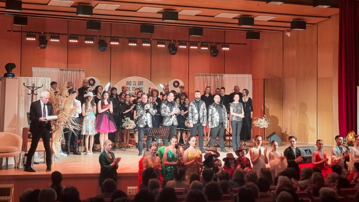 Pléven marque les 85 ans de la naissance d' Emil Dimitrov