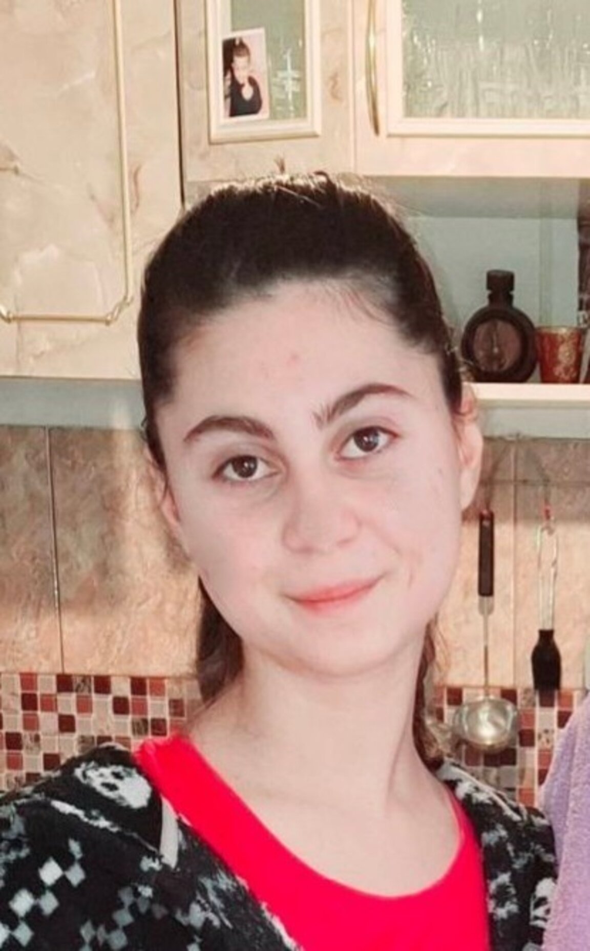 Издирват 13-годишно момиче