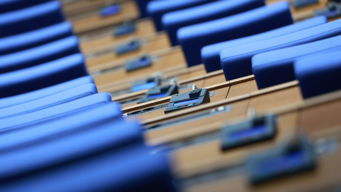 Милен Желев: Плажен вот на недоверие, за къмпингуващите на жълтите павета