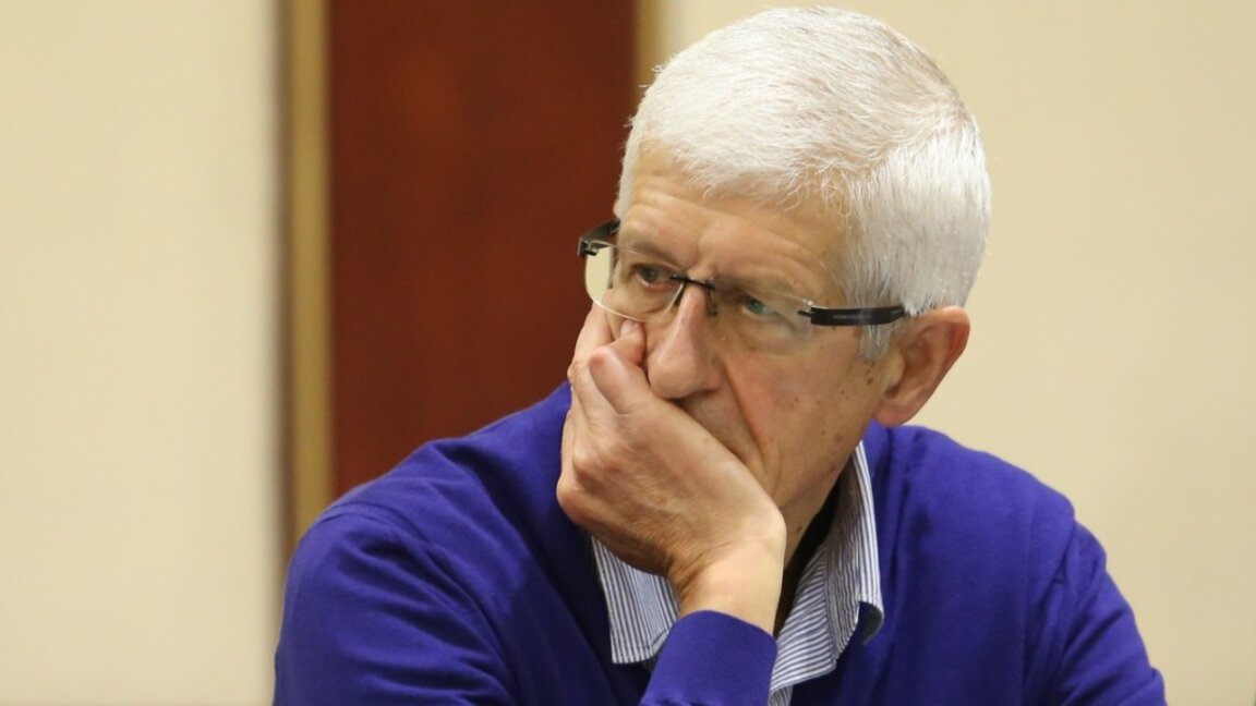 Румен Овчаров