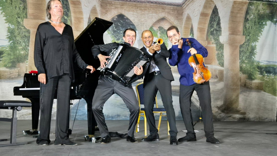The Eastern Quartet παίζει στο Μπουργκάς κλασική, τζαζ και βαλκανική μουσική 