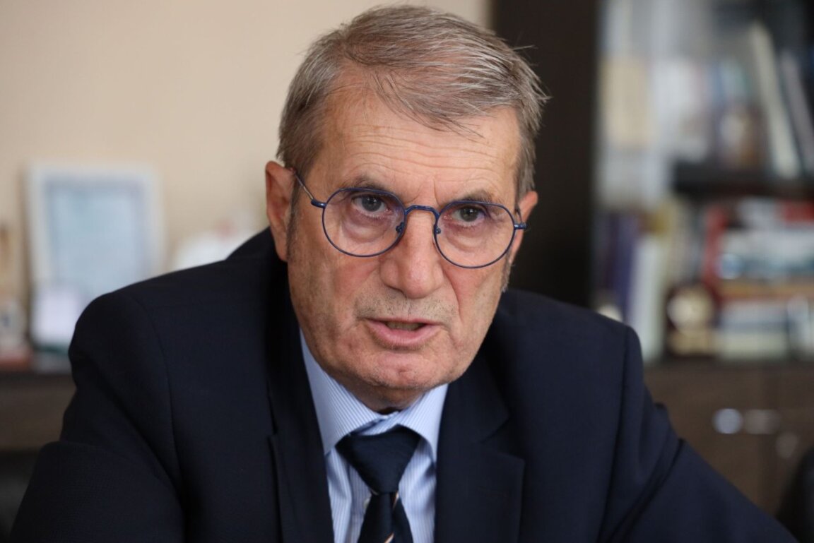 Проф. Христо Хинков