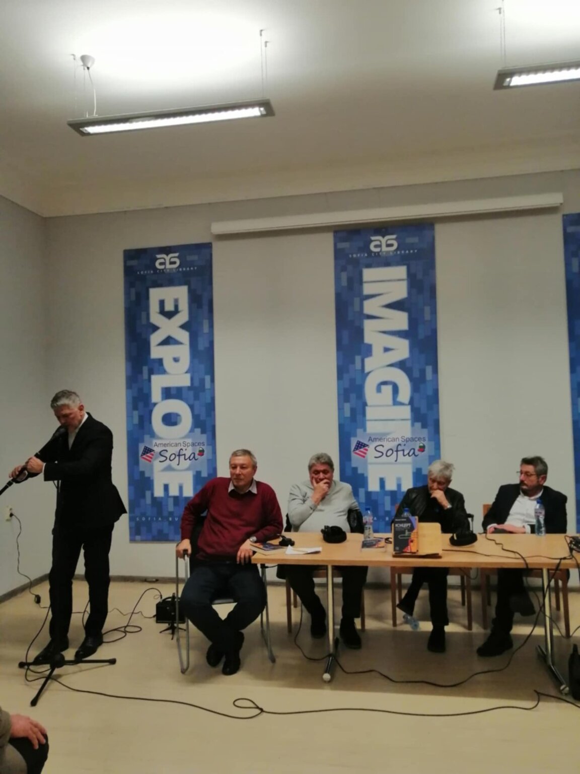 Теодосий Спасов, Митко Новков, Николай Табаков, Ириней Константинов, проф. Георги Каприев (от ляво надясно)