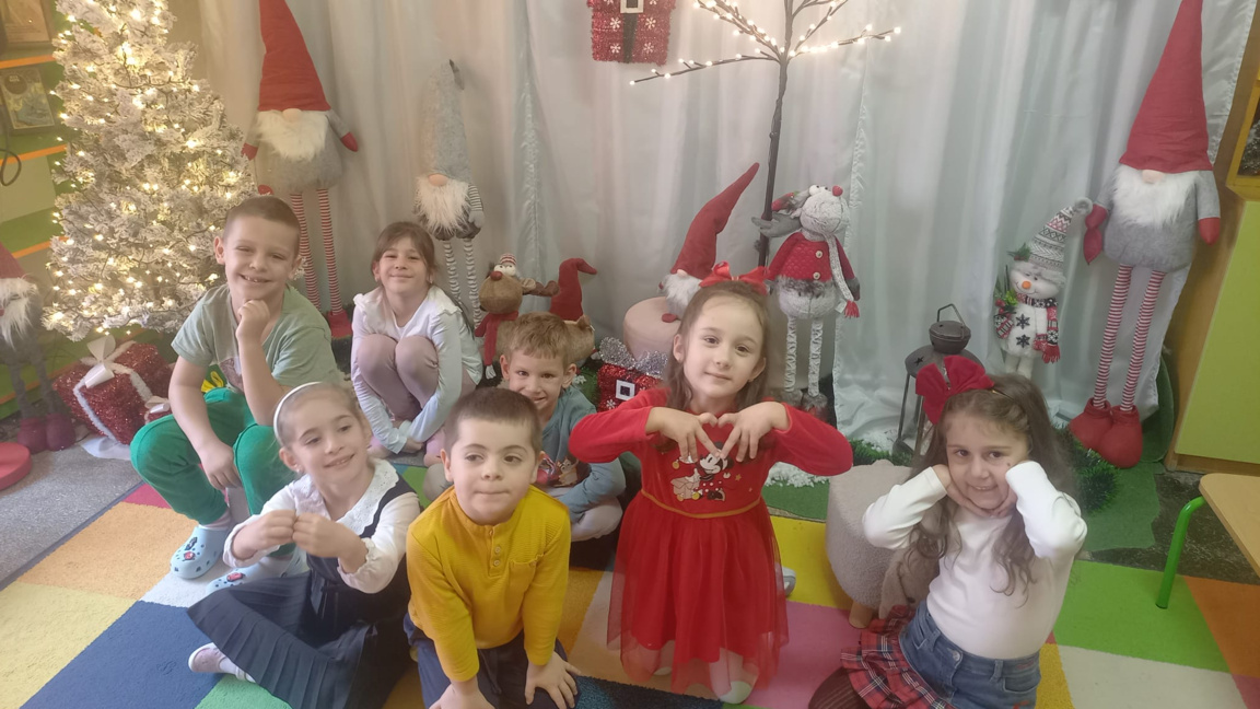 Чуйте децата предколедно 