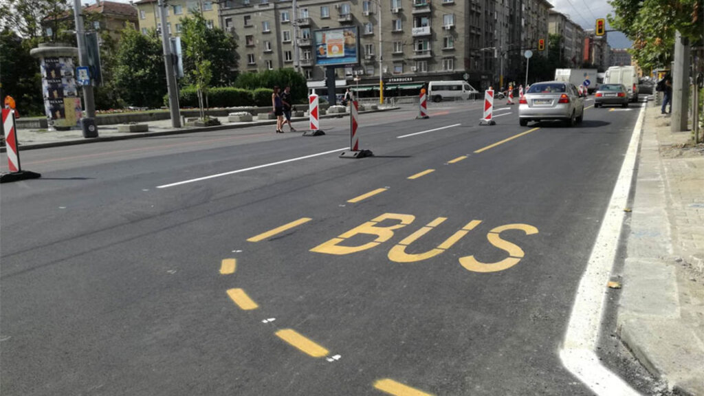 Шофиране в бус лентите - най-честото пътно нарушение във Варна