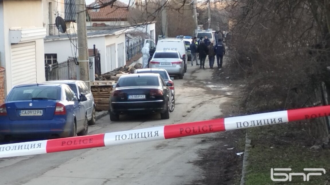 Разследват смъртта на две деца във Вакарел