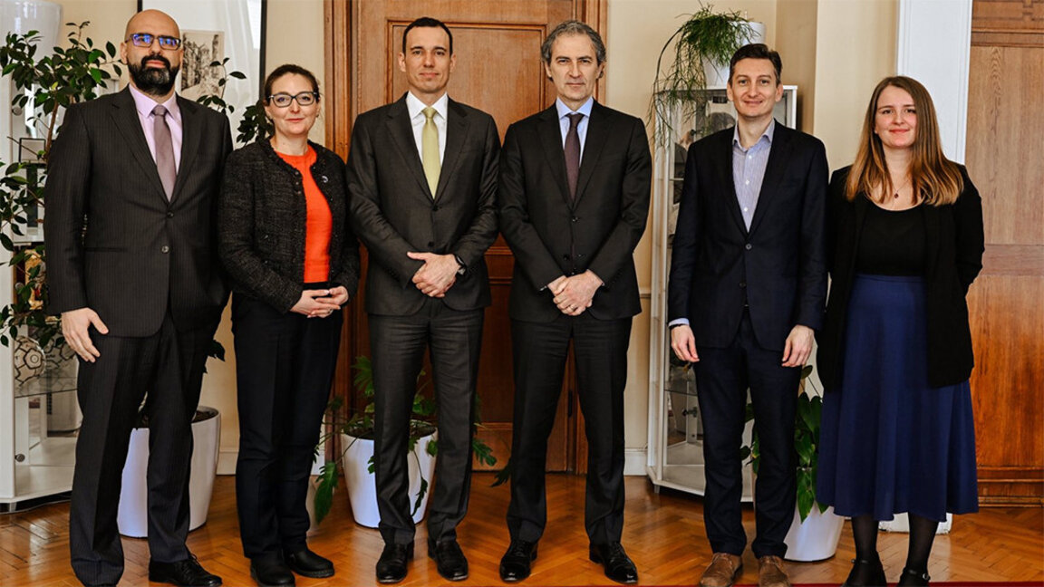 El alcalde de Sofía busca financiación para optimizar el transporte y la eficiencia energética