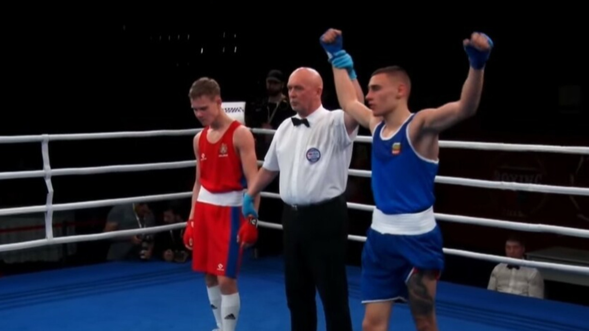 Викторио Илиев (в син екип)