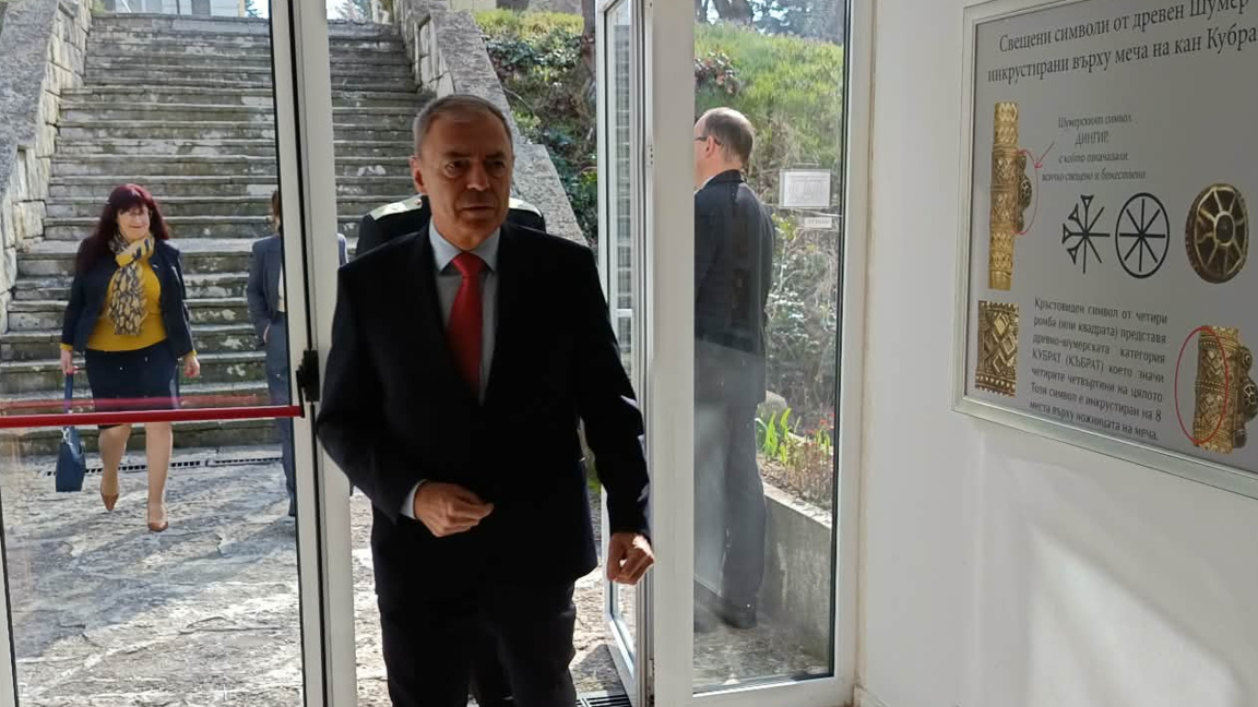 Проф. Игнатов във Варна: Притесняват ни ограниченията в удължителния бюджет 