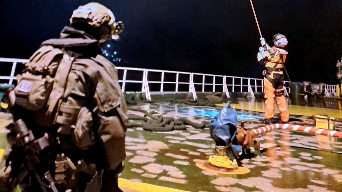  Финландските власти задържаха кораб от Русия за повреда на подводен кабел 