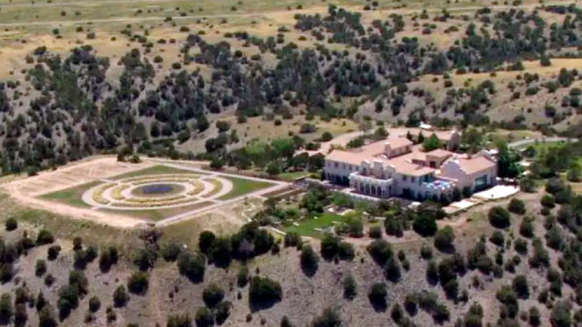 анчото на покойния финансист и осъден сексуален престъпник Джефри Епстийн в Стенли, Ню Мексико.