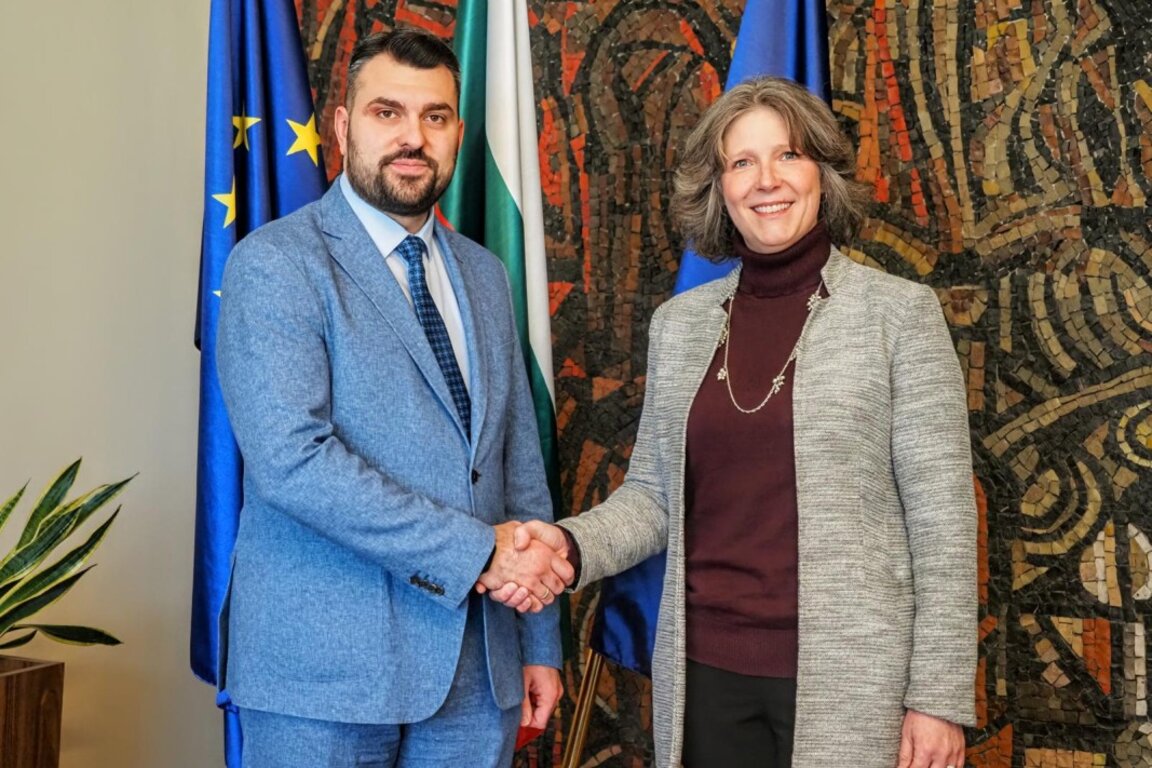Foreign Minister Georg Georgiev and H.E. Susan Falatko.
