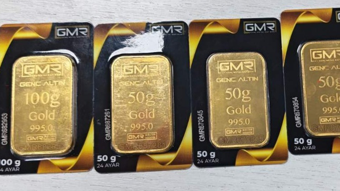 Митничари задържаха недекларирани златни кюлчета и накити над 161 000 евро