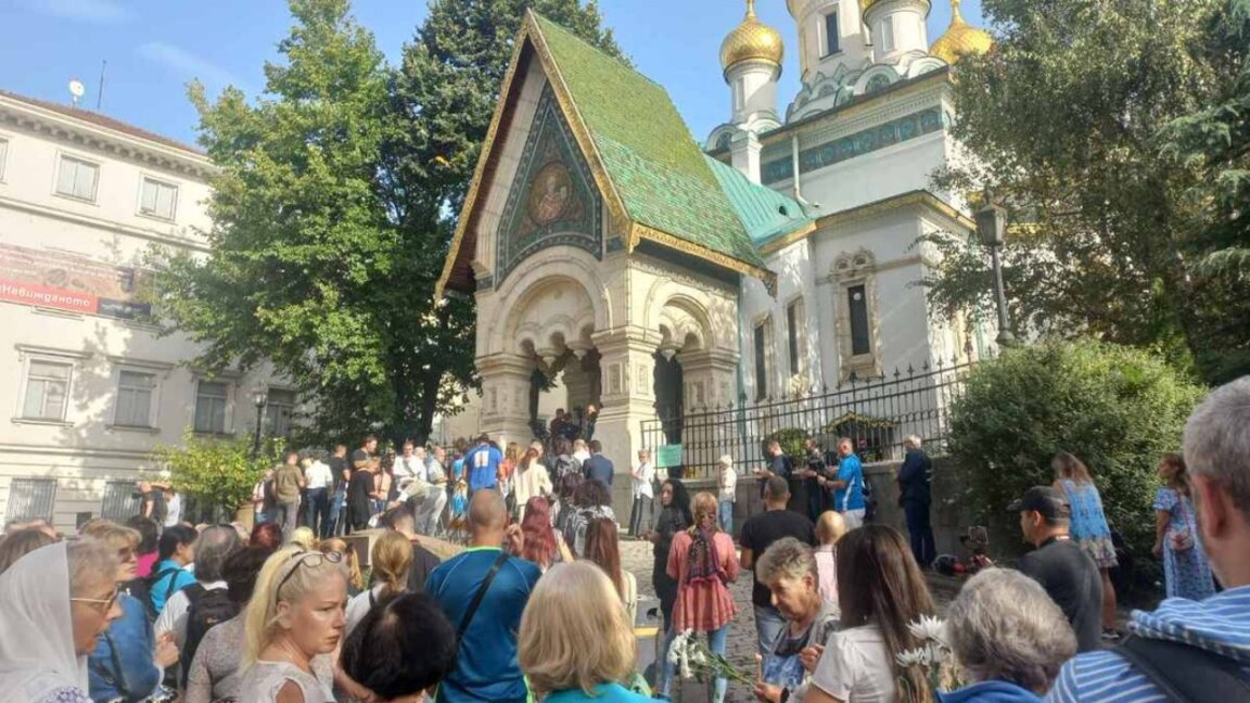 Premierul Bulgariei cere deschiderea Bisericii Ruse din centrul Sofiei