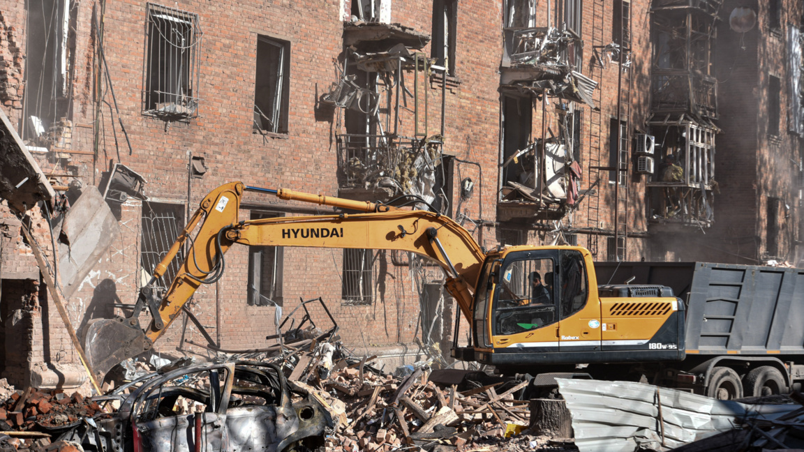 Разрушения в украинския град Днепър днес