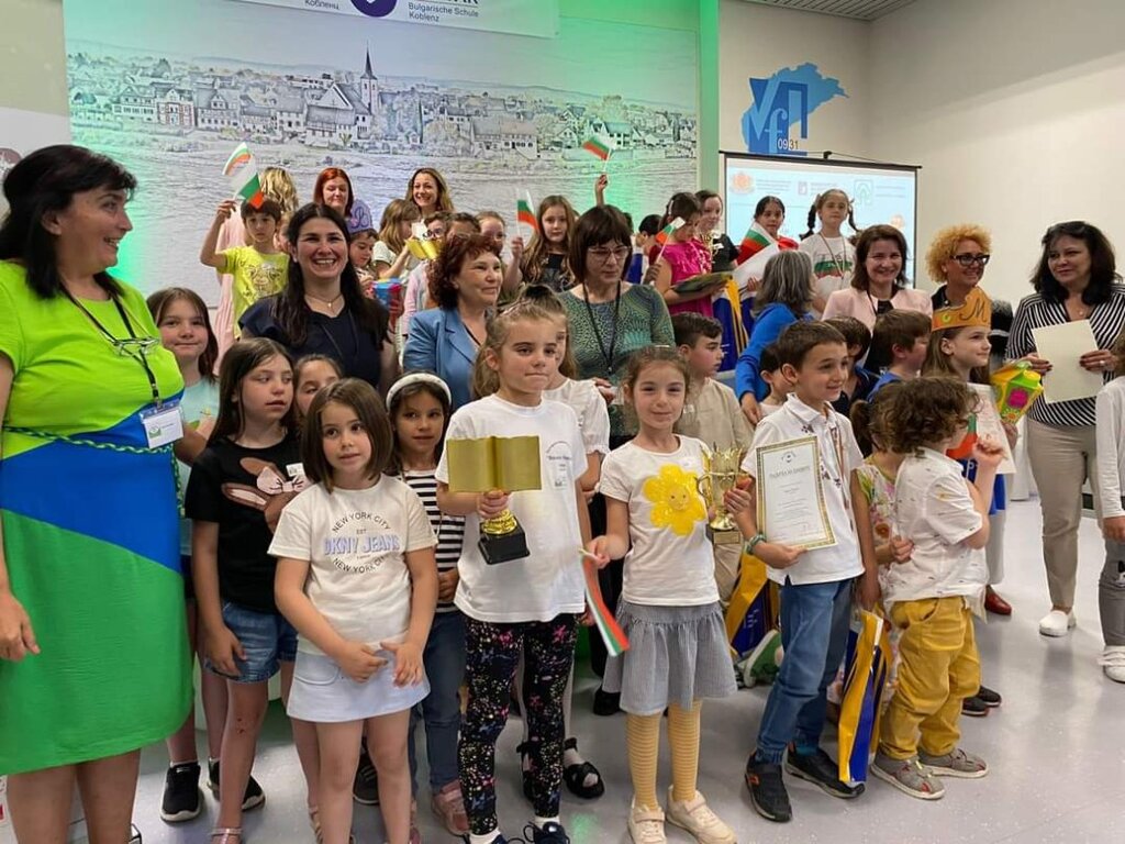 Българчета от цяла Европа се състезаваха в конкурс по четене на родния си език