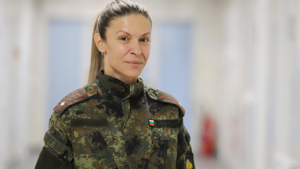Майор д-р Марияна Иванова от катедра "Военна медицина" във ВМА