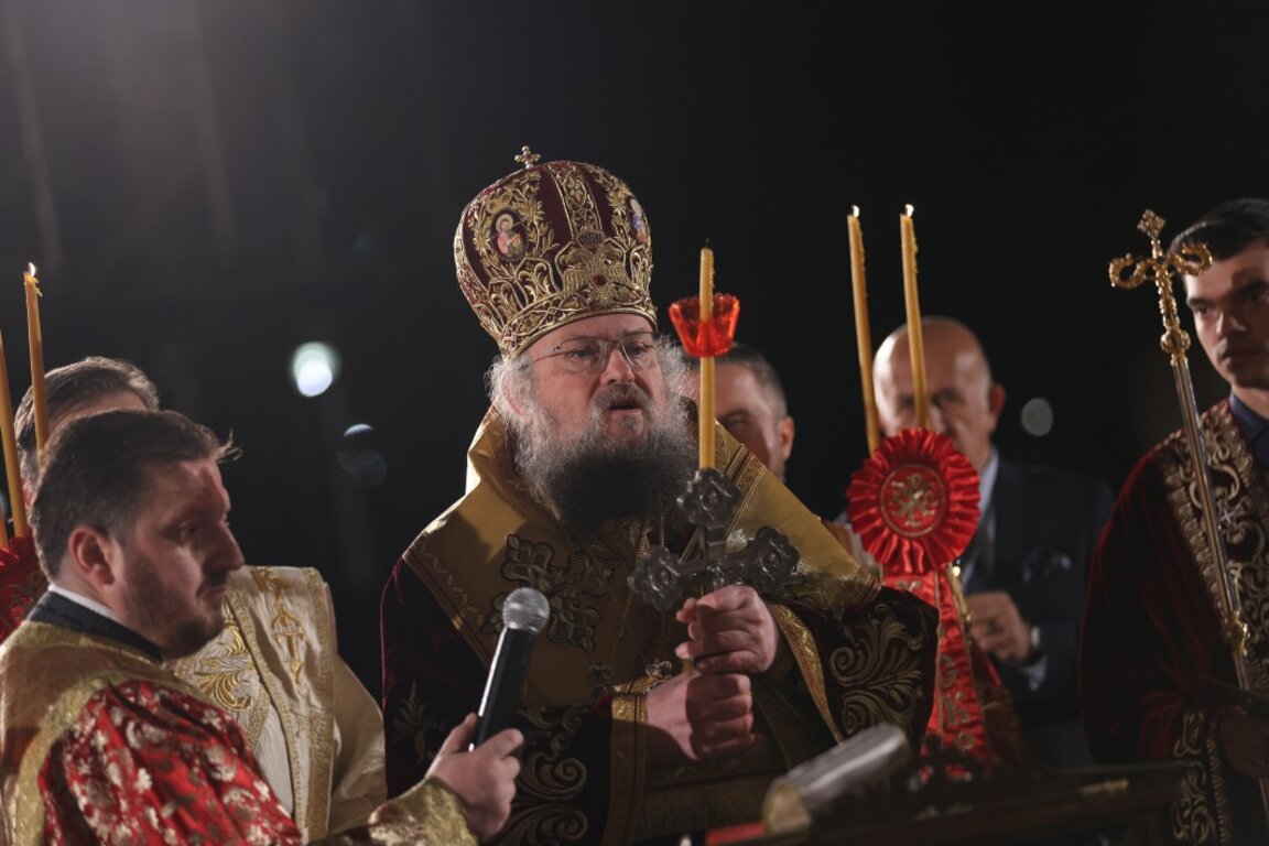 Të krishterët ortodoksë festojnë Ngjalljen e Krishtit