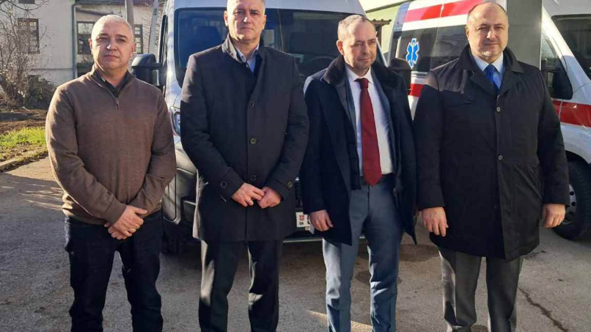 Българската държава подари линейка на община Цариброд в Източна Сърбия