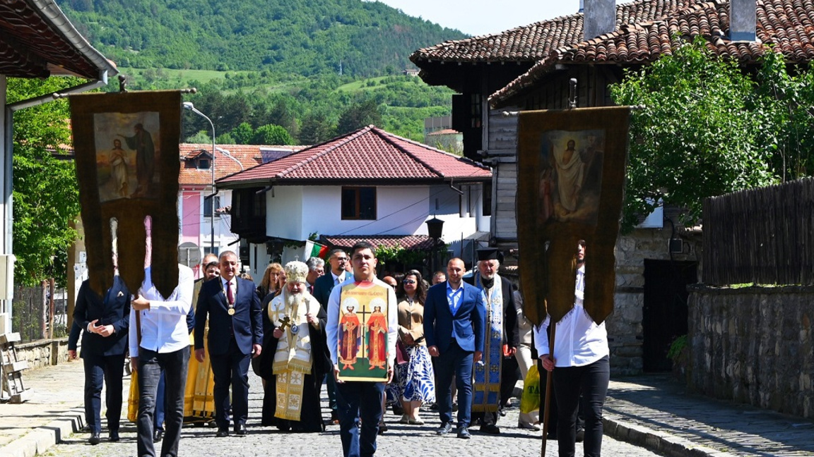 Die Stadt Elena begeht ihren Feiertag
