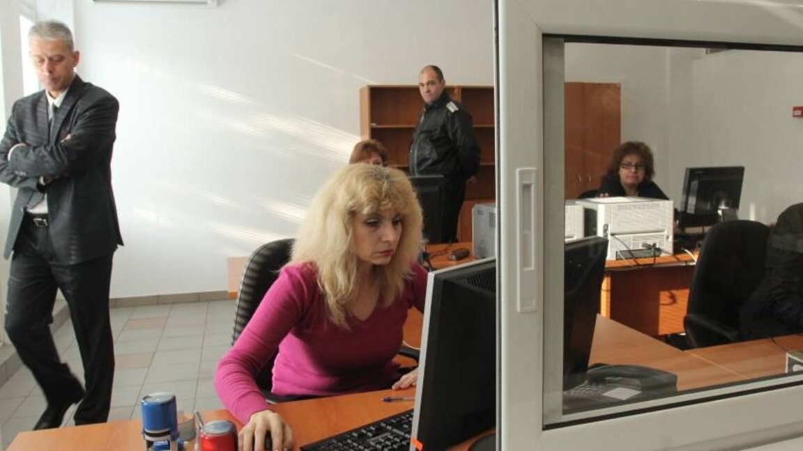 The lack of political direction and priorities empowers the administration