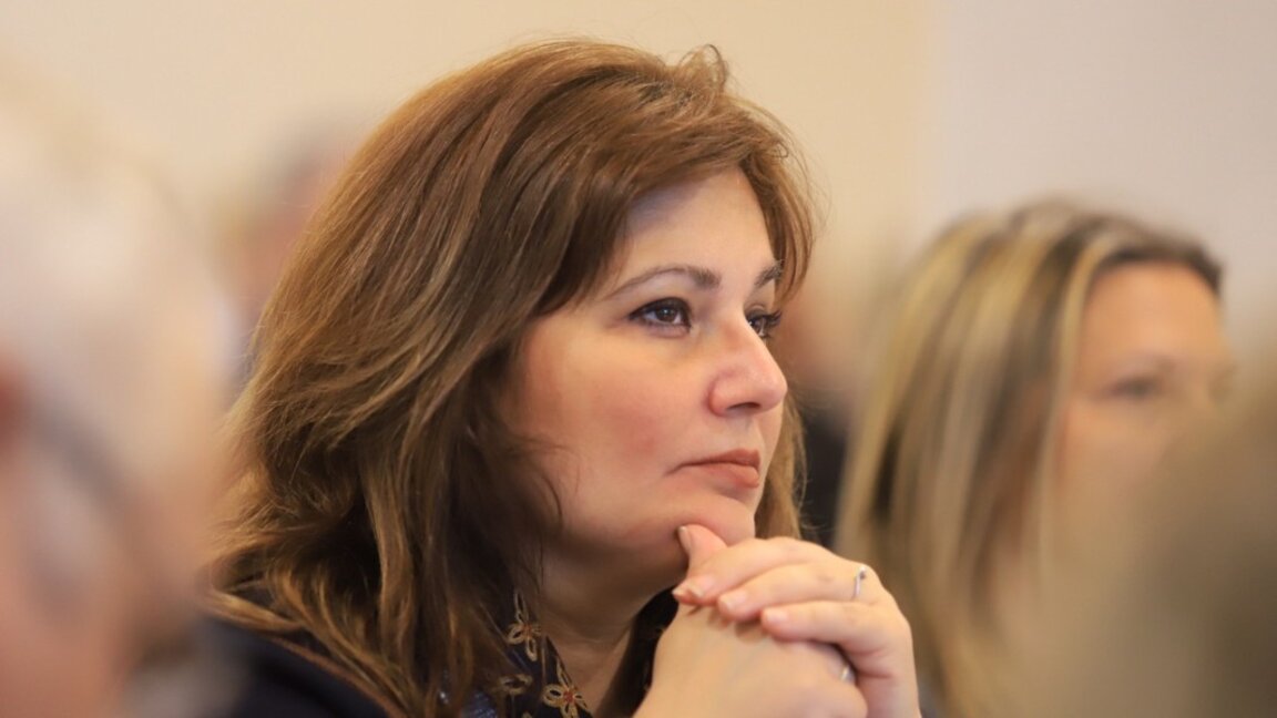 проф. Асена Сербезова