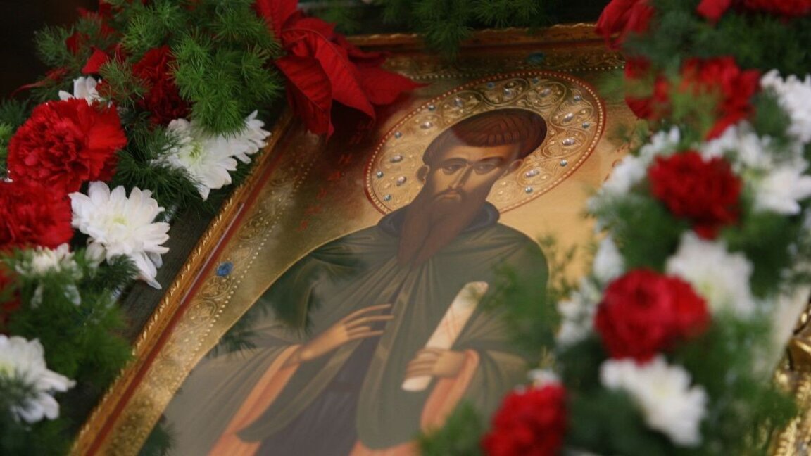 Të krishterët ortodoksë nderojnë Shën Naumin e Ohrit