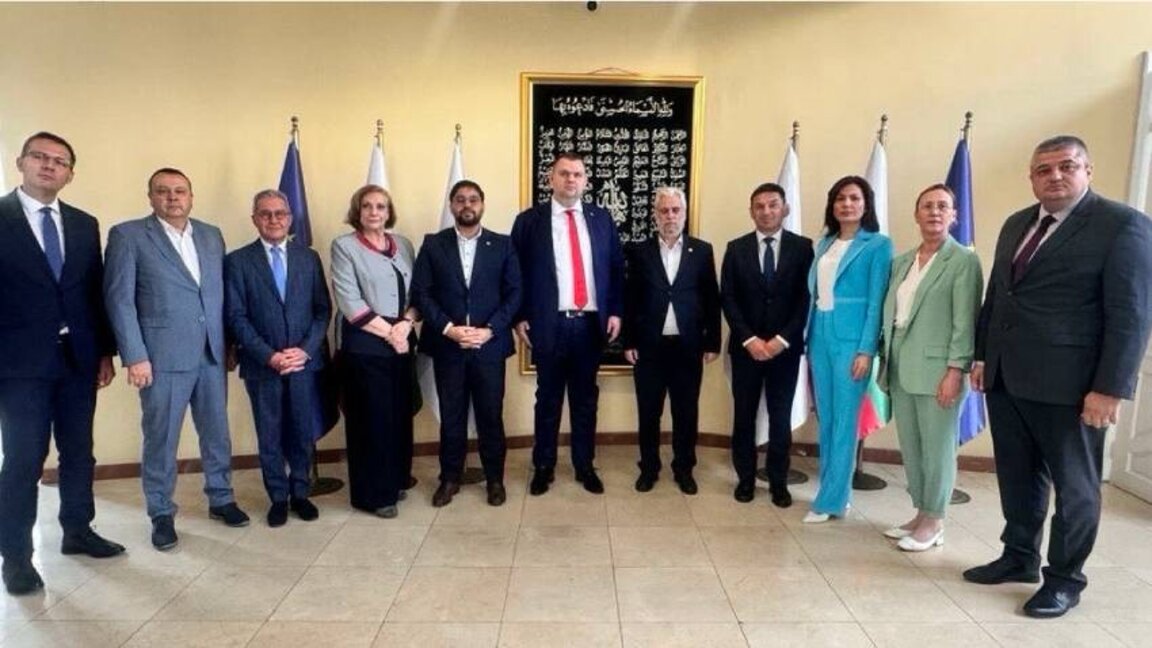 Συνάντηση του Ντελιάν Πέεβσκι με το Γενικό μουφτή της Βουλγαρίας