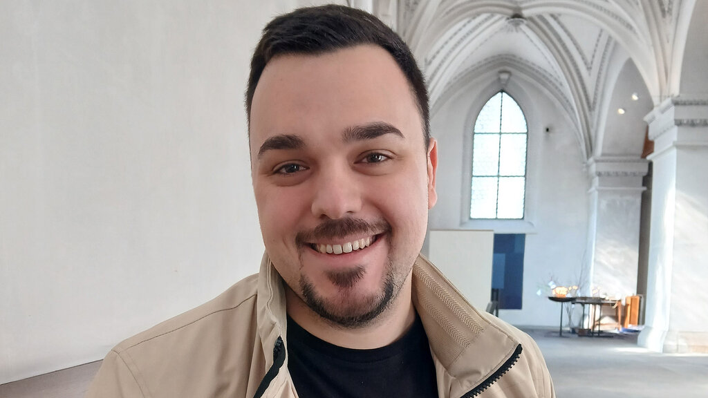 Un sacerdote búlgaro convirtió la iconografía en un lenguaje común en Zúrich