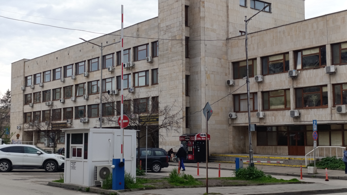 Горещ дебат за кабинет под наем в ДКЦ 1