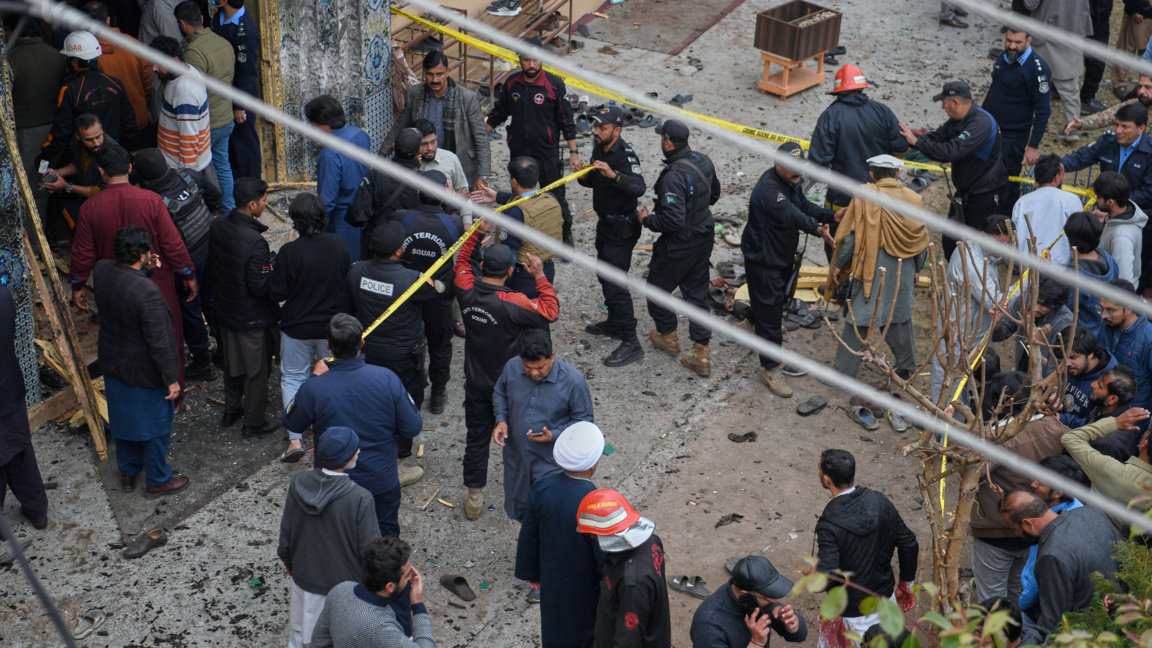 Броят на жертвите след експлозията в джамия в Исламабад достигна 30