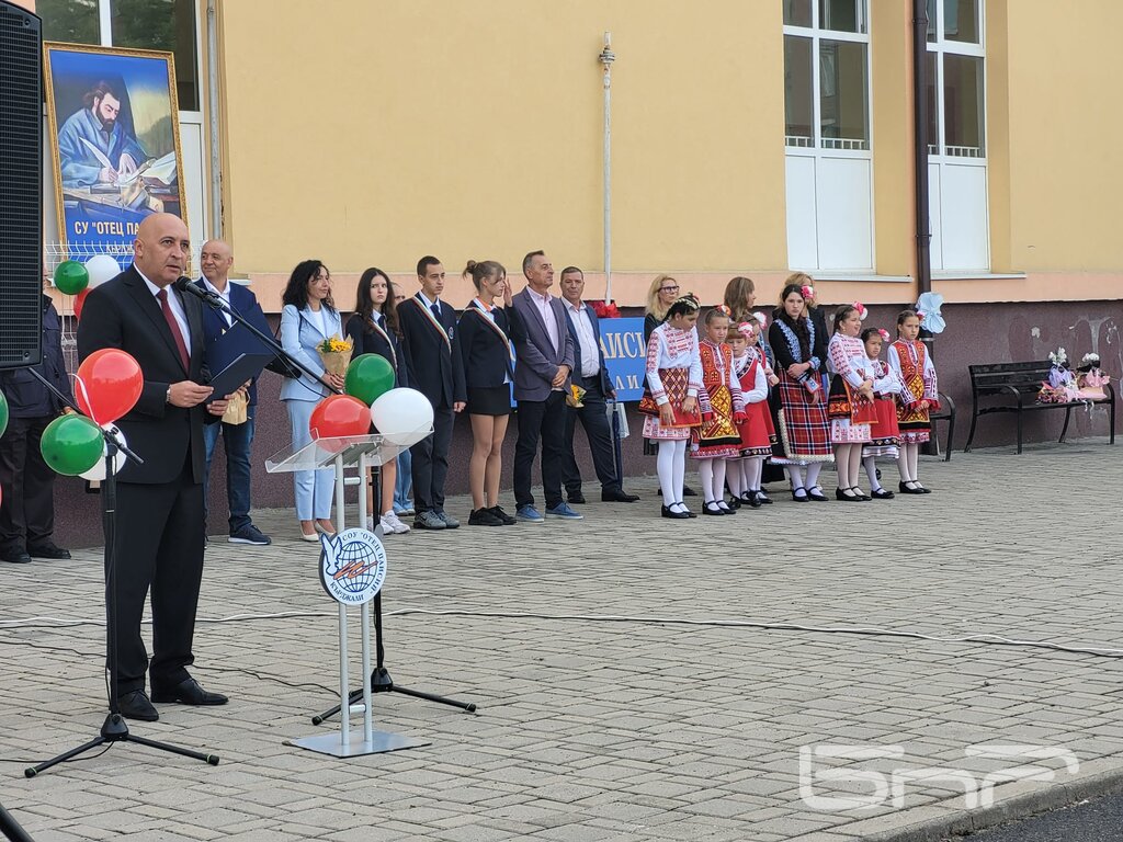 СУ „Отец Паисий“ в Кърджали вече е изцяло на едносменен режим