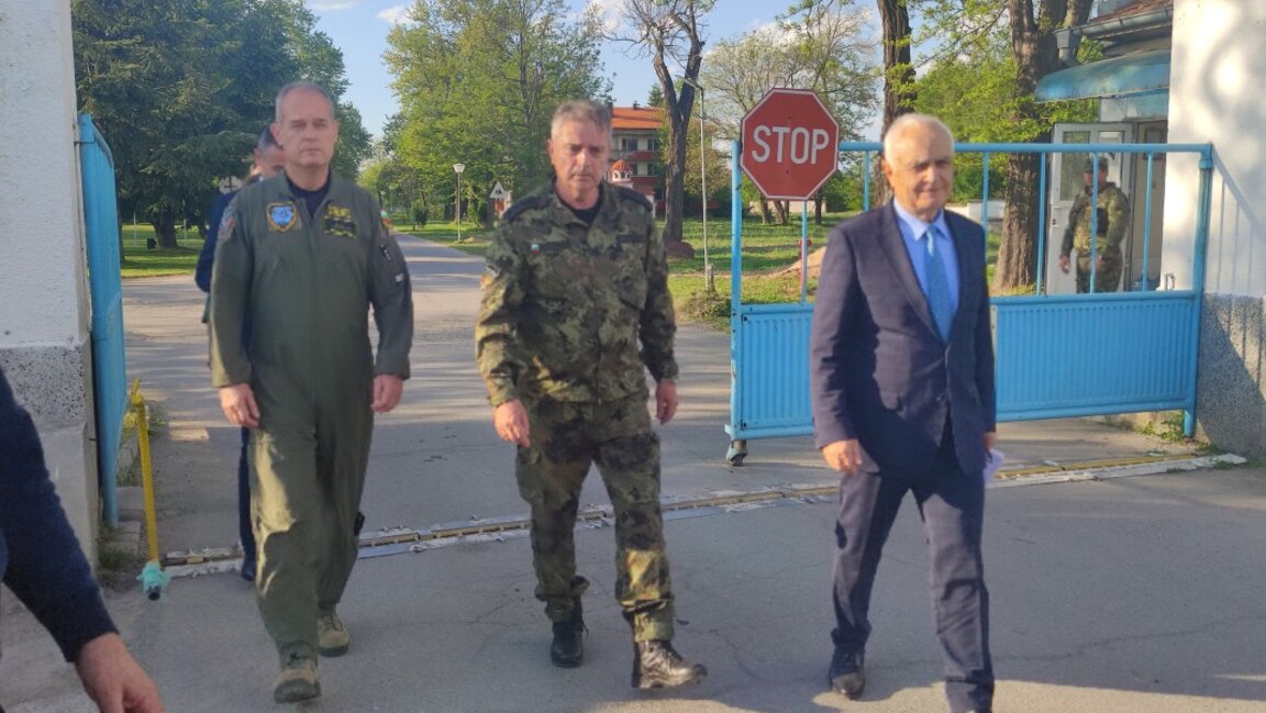 Запрянов: Технически проблем се превърна във вътрешно- и външнополитически