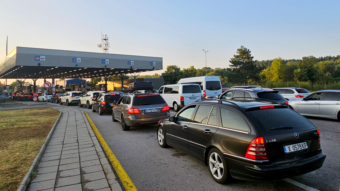 Trafik i shtuar në pikat kufitare “Kalotina” dhe “Kapitan Andreevo”