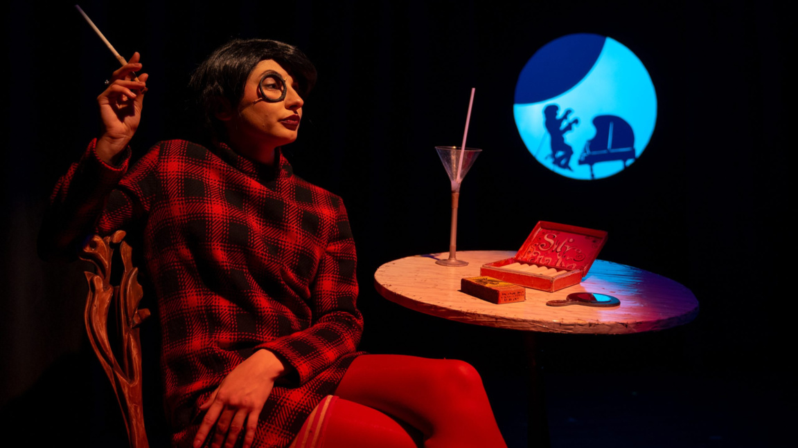 "Театрална изложба" е спектакъл, който събира девет истории на картини