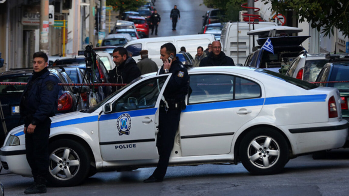 Български ало измамник е задържан след гонка с полицията в Гърция