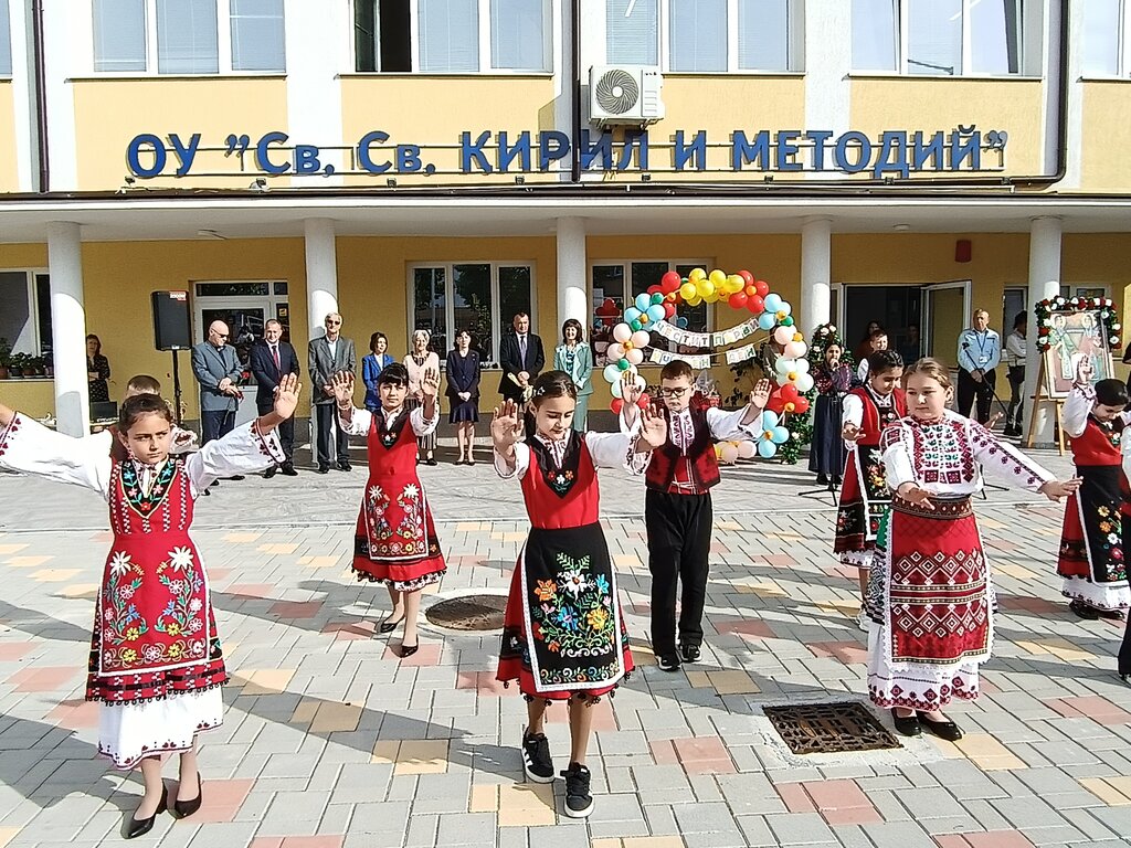 Бисер Николов даде старт на новата учебна година в ОУ „Св. св. Кирил и Методий“