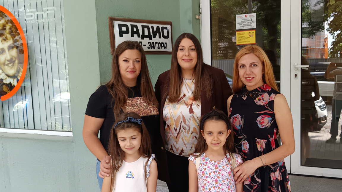Организаторите на срещата Кремена Стоянова, Габриела Мишева и Ивелина Косева
