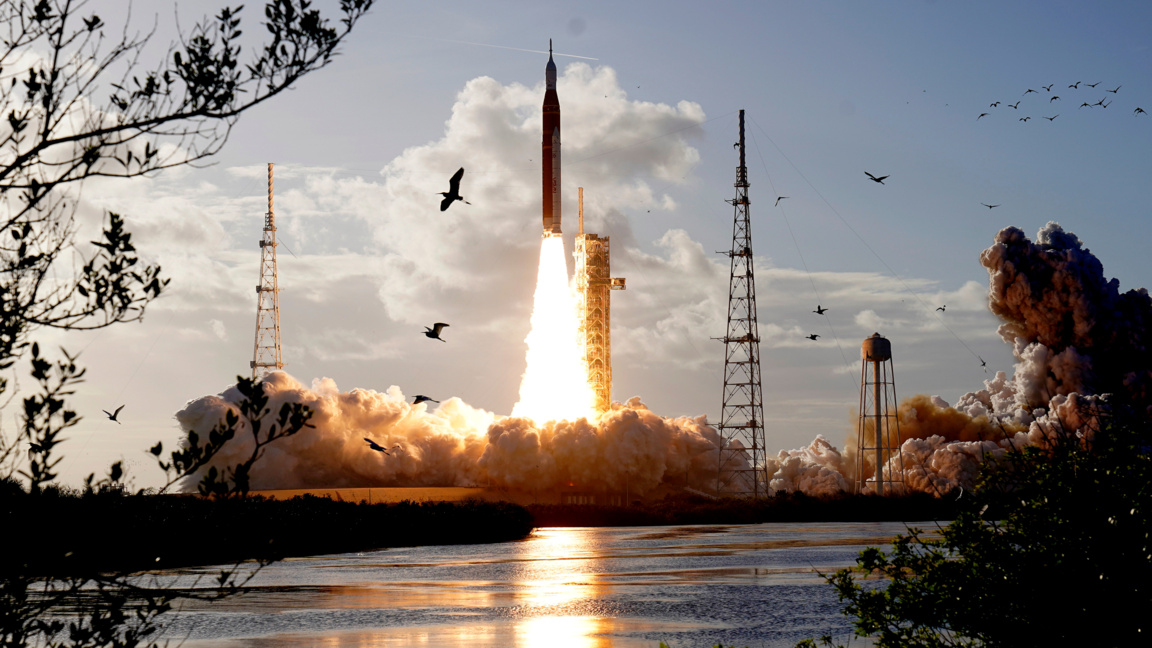 Старт на лунната мисия "Артемис II"