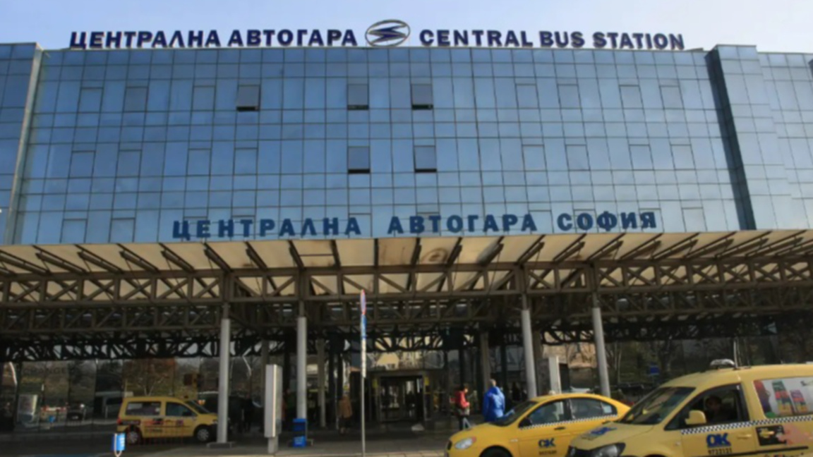 Извънредни 20 автобуса за Коледа на столичната автогара