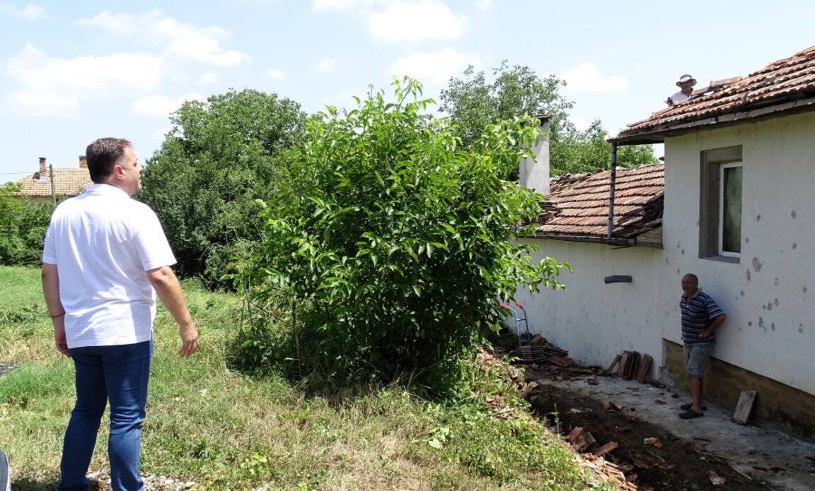 Община В. Търново с дарителска сметка за хората, чиито домове пострадаха от градушката