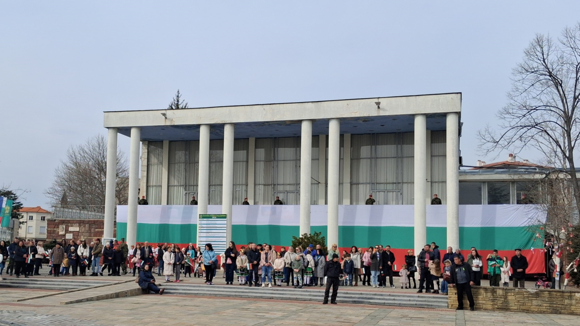 Карлово отдаде почит на героите за Освобождението на България