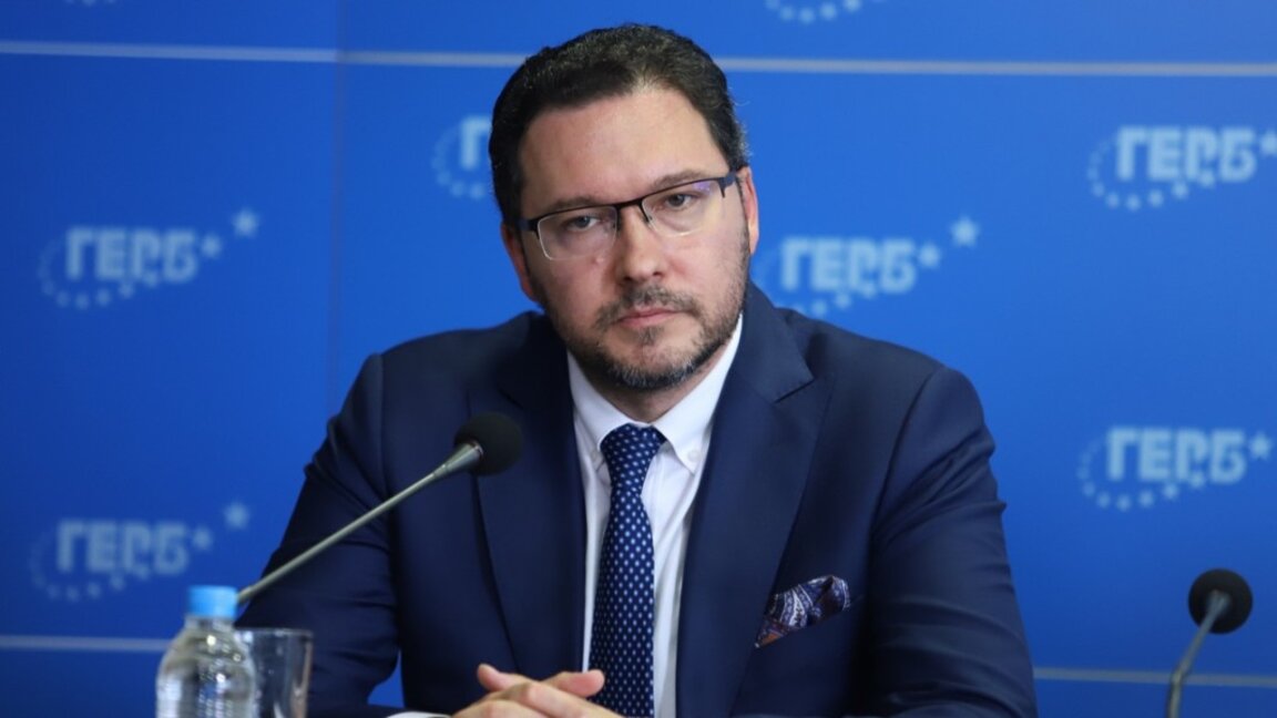 Даниел Митов