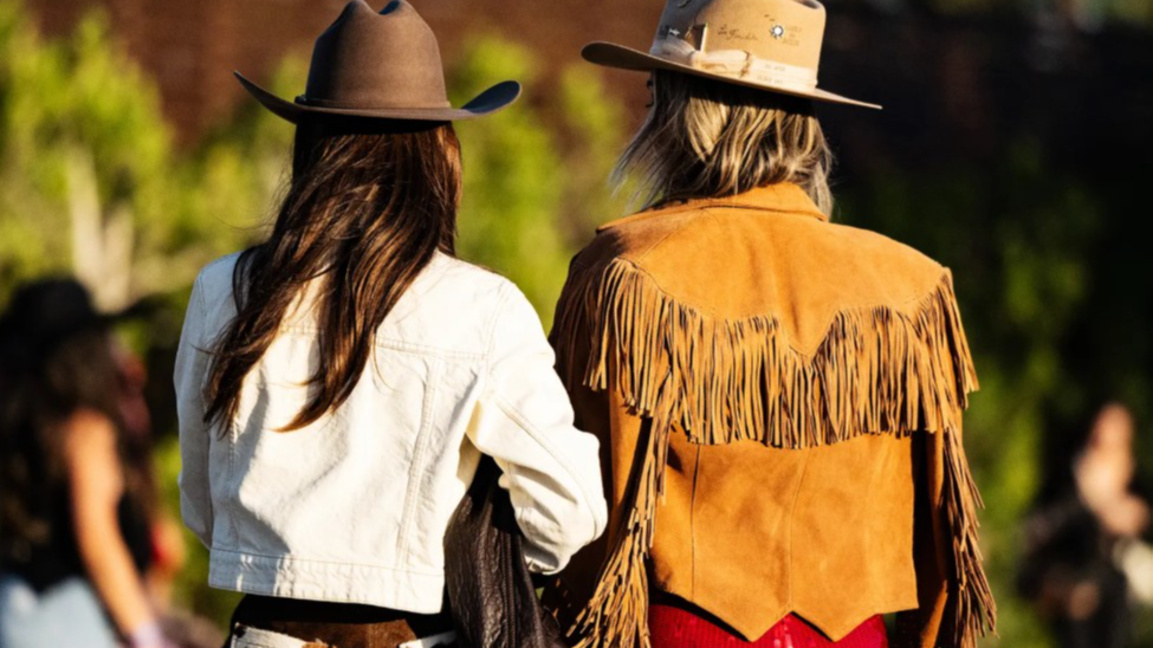 Жените вдясно
