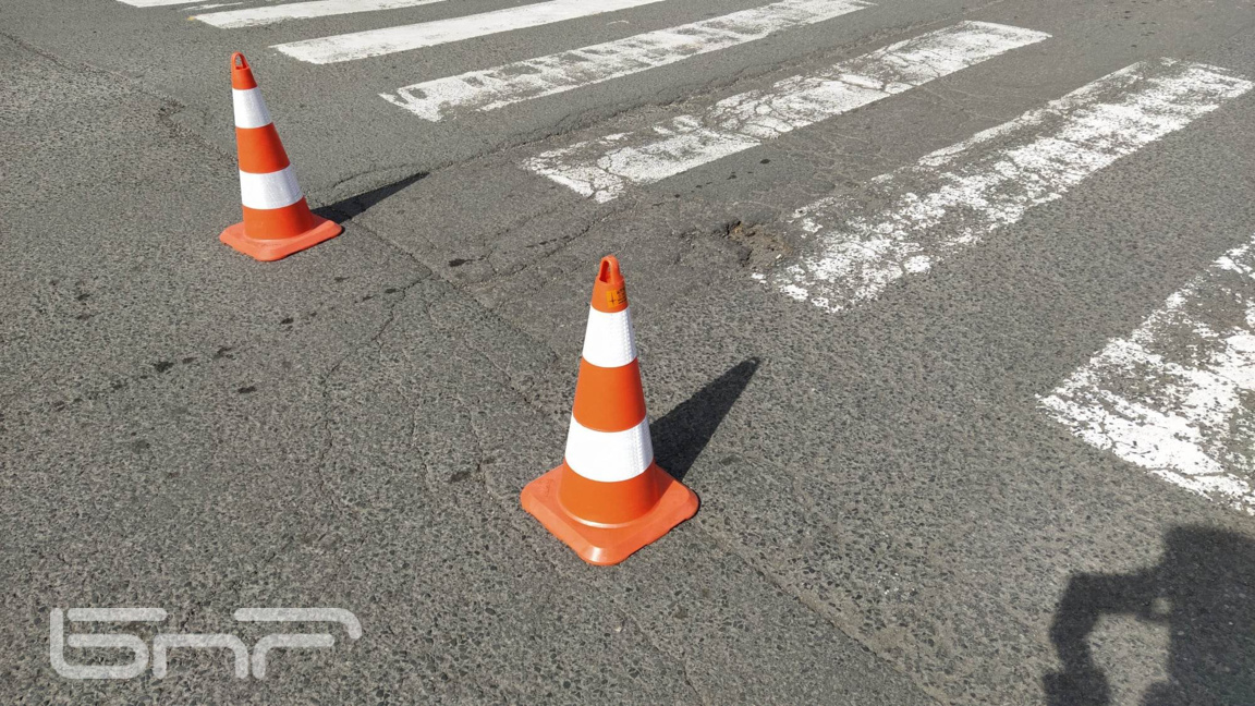 Продължава ремонтът и ограничението на движението по ул. "Крайезерна"