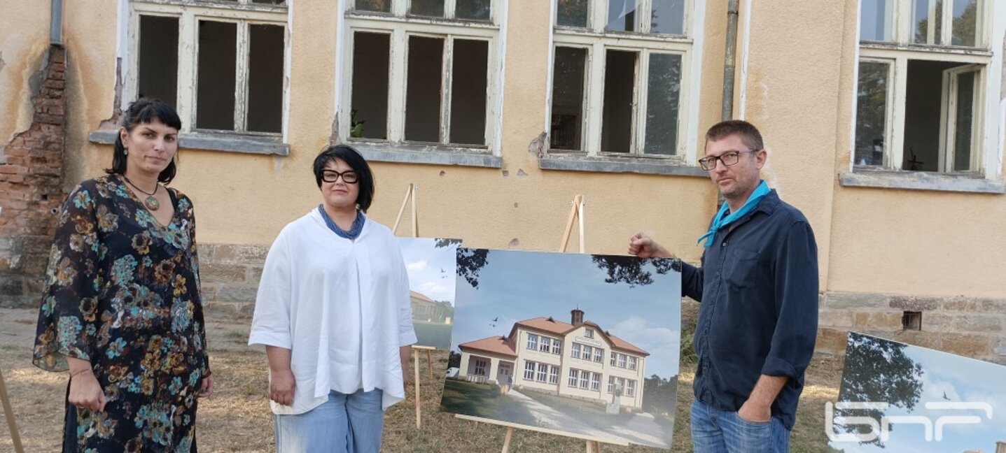 Росица Мутафчиева, Анна Българанова и Юрий Стайков (от ляво на дясно)