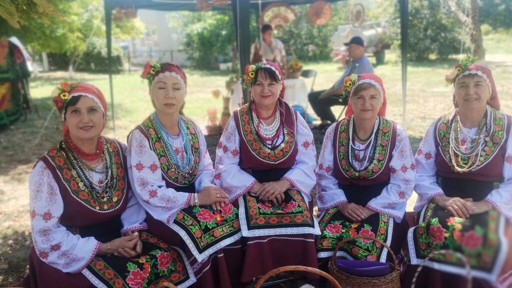 Ансамбъл "Пламъче" от Стояновка представи фолклора ни на фестивал в Молдова