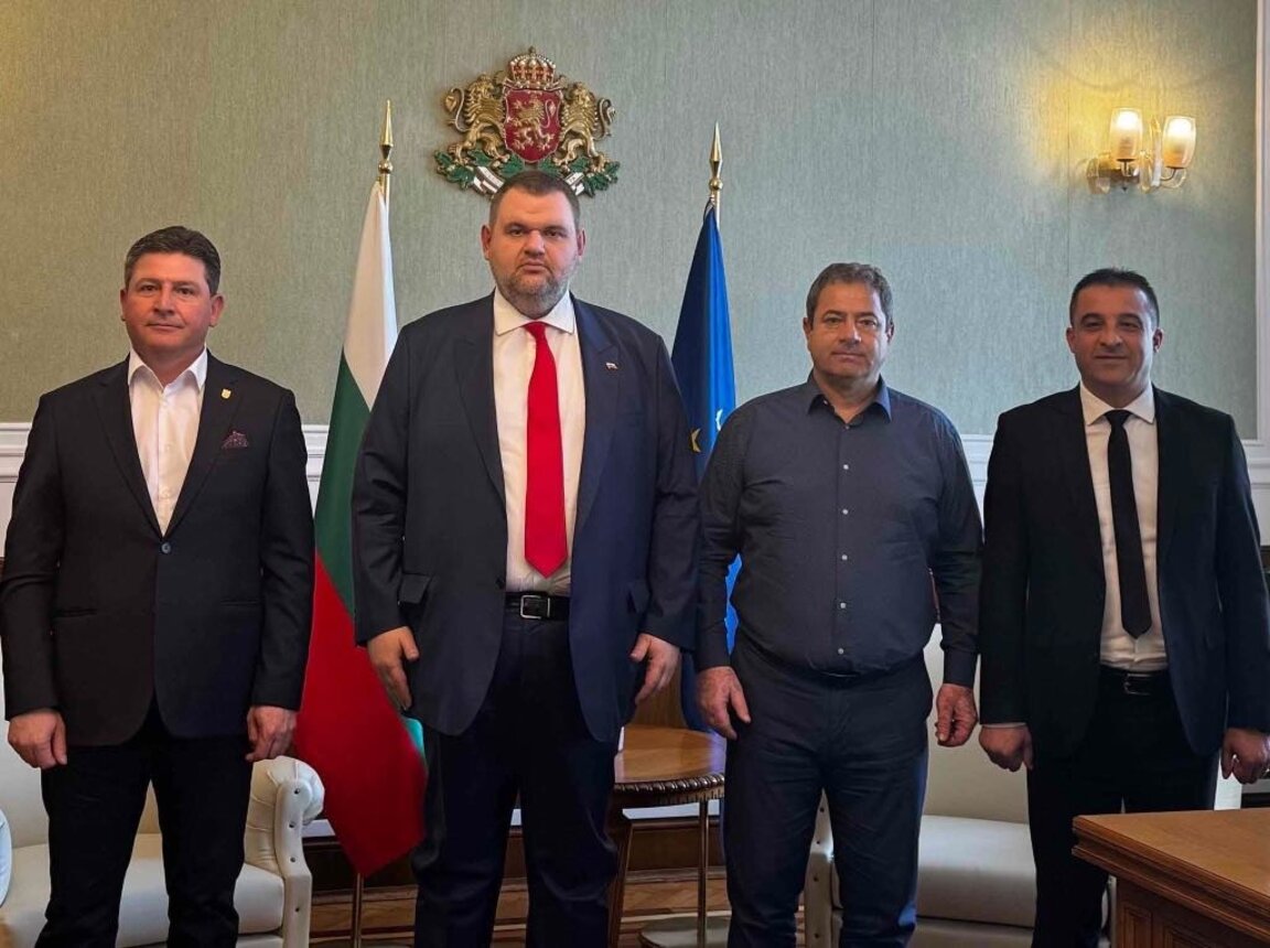 Още кметове при Пеевски