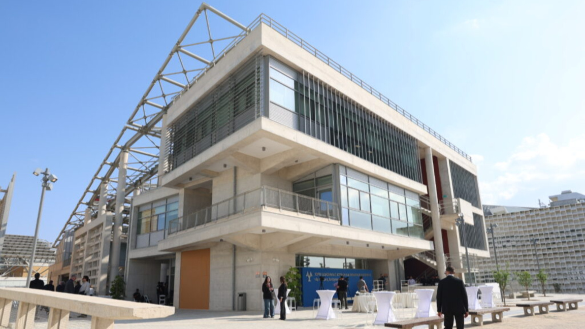 Новата сграда