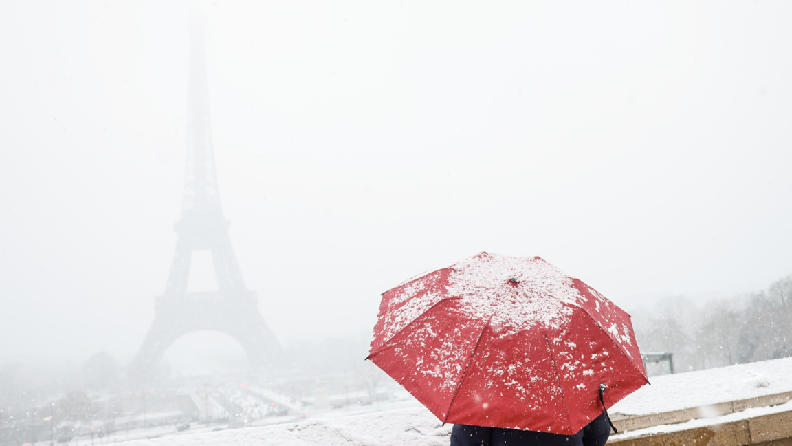 Париж сняг снеговалеж Франция